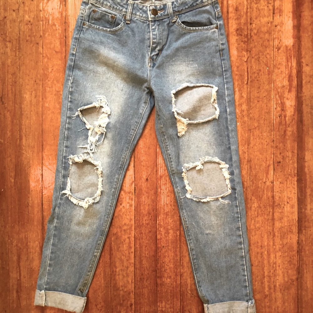 Boohoo Denim ripped mom jeans
